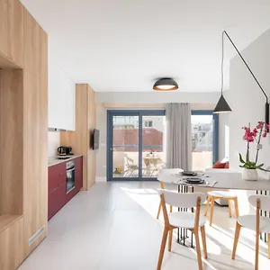 Evans Luxurious 3 Apartment