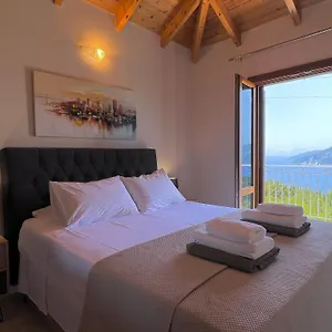Vassilis Fiscardo Kefalonia Villa Manganos
