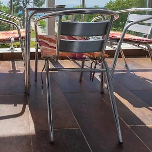 https://pension-le-monde.hotelschalkidiki.net