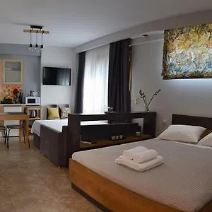 https://quiet-urban-studio-with-private-backyard.hotels-of-thessaloniki.com